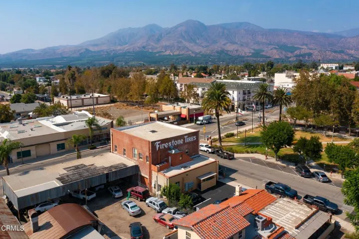 15-web-or-mls-UpmarketMedia-246Central-6