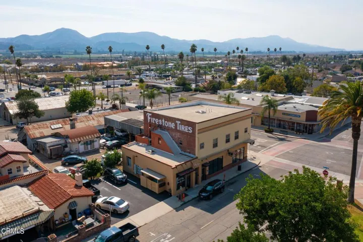 13-web-or-mls-UpmarketMedia-246Central-8