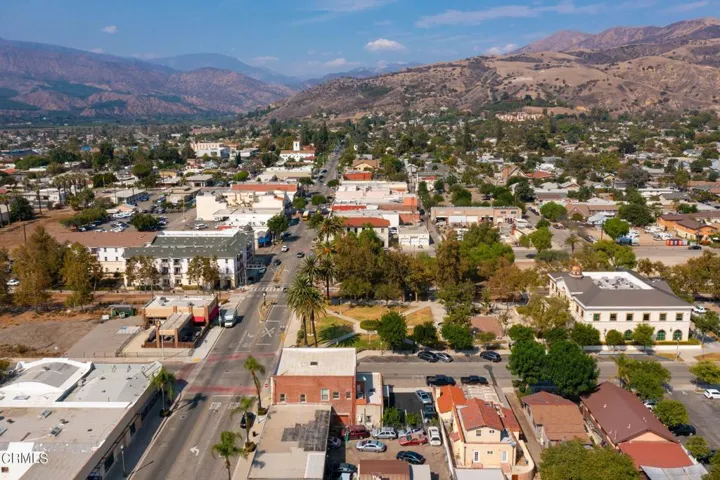 19-web-or-mls-UpmarketMedia-246Central-1