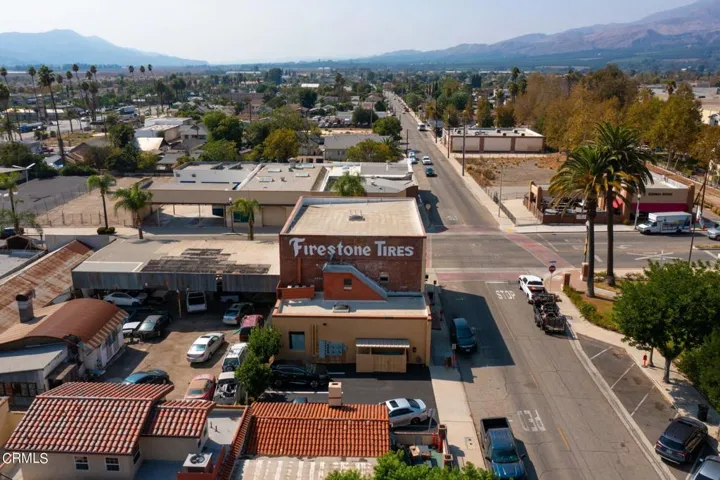 14-web-or-mls-UpmarketMedia-246Central-7