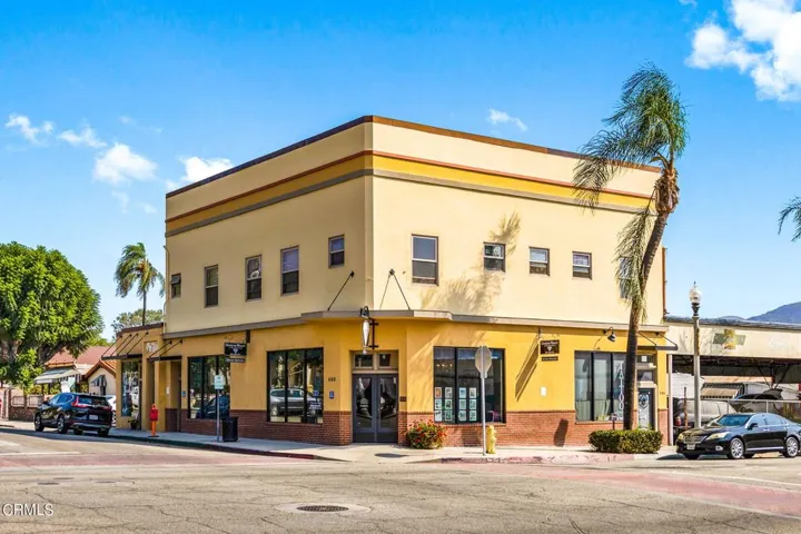 1-web-or-mls-UpmarketMedia_246Central-4