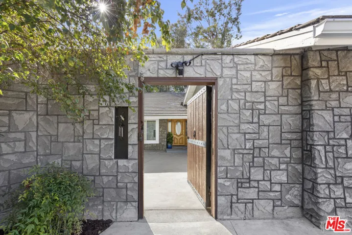 5803 Calmfield Avenue, Agoura Hills, California 91301