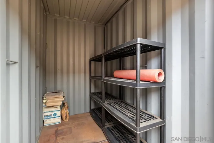Storage locker