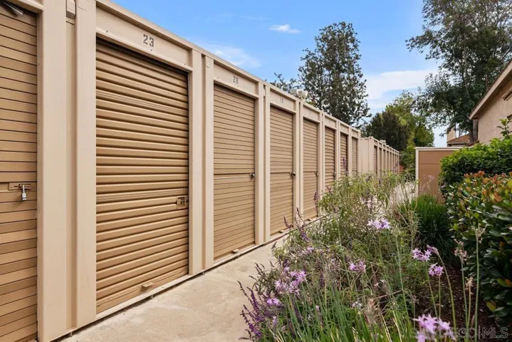 Storage locker