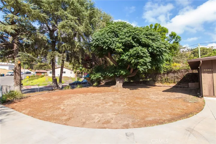 9922 Wornom Avenue, Shadow Hills, California 91040