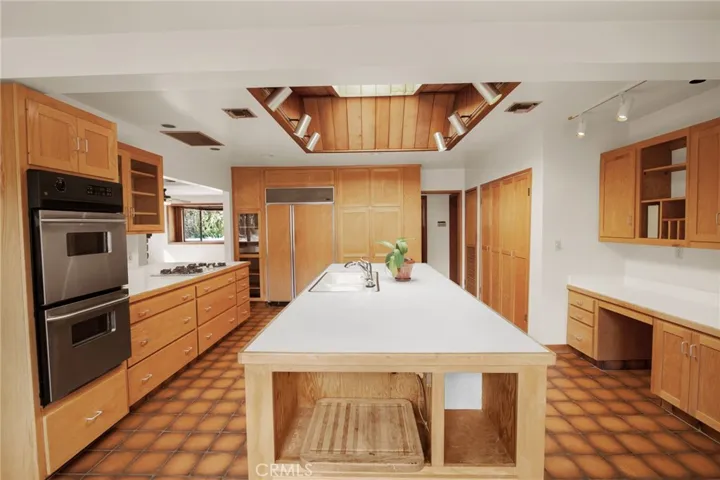 9922 Wornom Avenue, Shadow Hills, California 91040