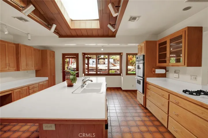 9922 Wornom Avenue, Shadow Hills, California 91040