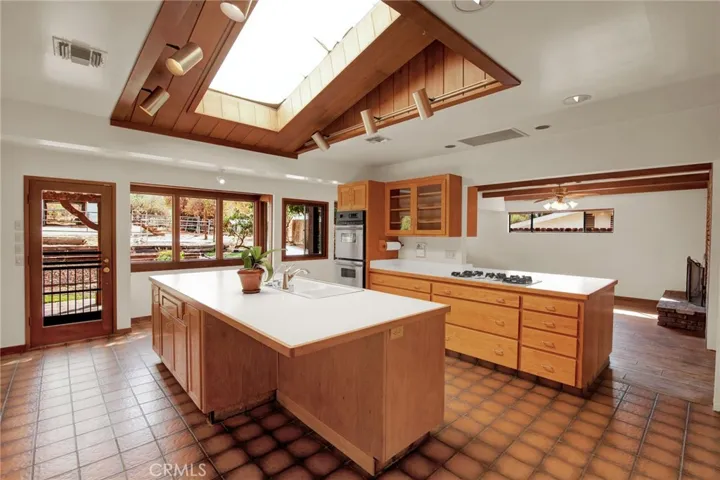 9922 Wornom Avenue, Shadow Hills, California 91040