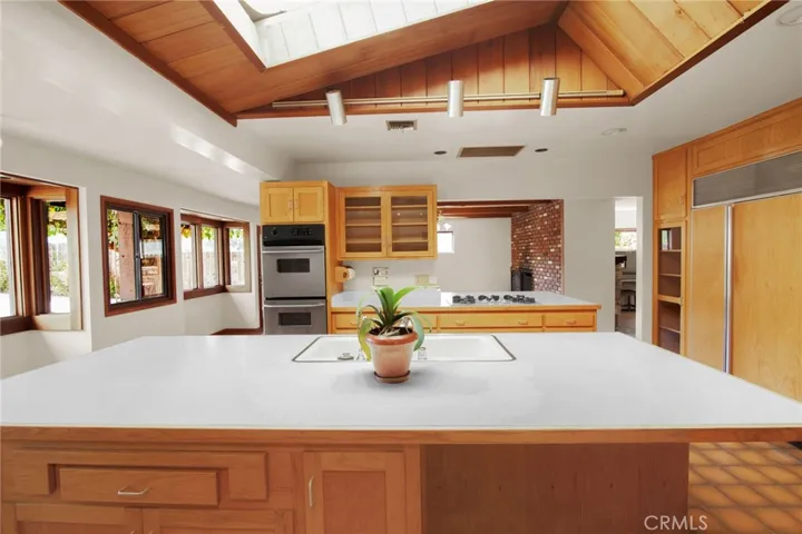 9922 Wornom Avenue, Shadow Hills, California 91040