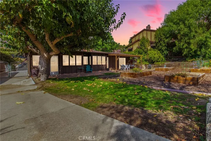 9922 Wornom Avenue, Shadow Hills, California 91040
