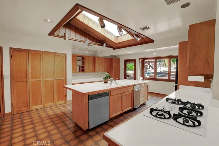 9922 Wornom Avenue, Shadow Hills, California 91040