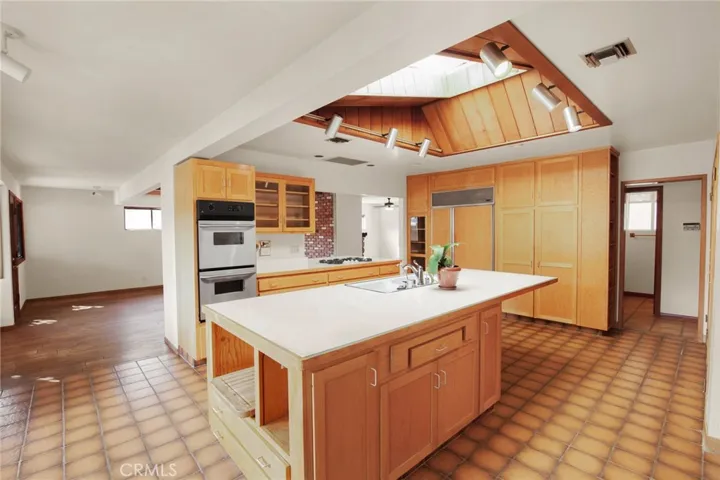 9922 Wornom Avenue, Shadow Hills, California 91040