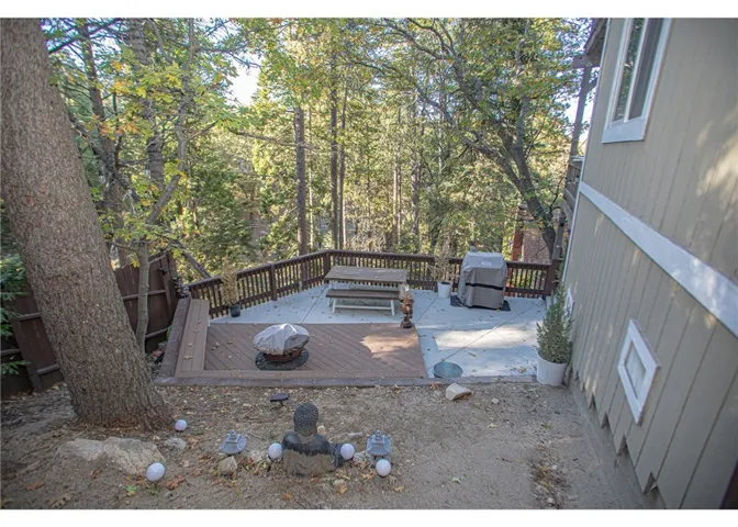 944 Mecham Drive, Lake Arrowhead, California 92352