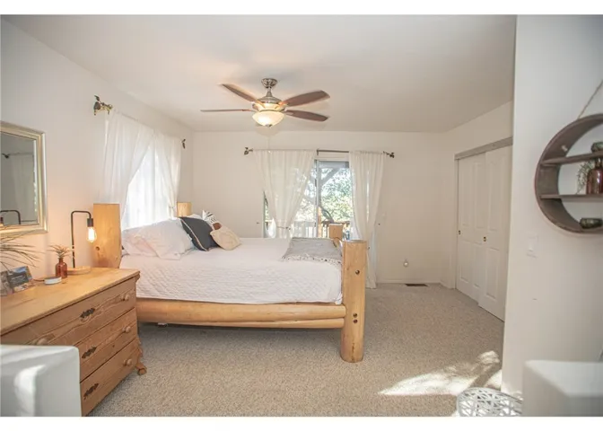 944 Mecham Drive, Lake Arrowhead, California 92352