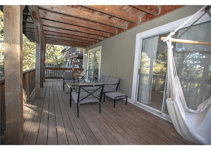 944 Mecham Drive, Lake Arrowhead, California 92352