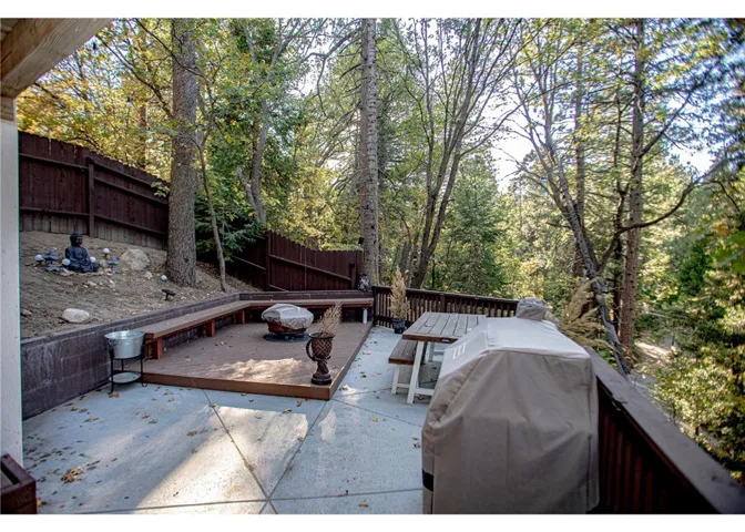 944 Mecham Drive, Lake Arrowhead, California 92352