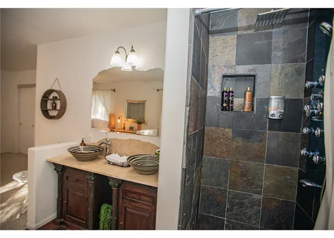 944 Mecham Drive, Lake Arrowhead, California 92352