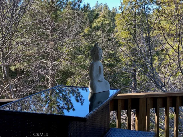 944 Mecham Drive, Lake Arrowhead, California 92352