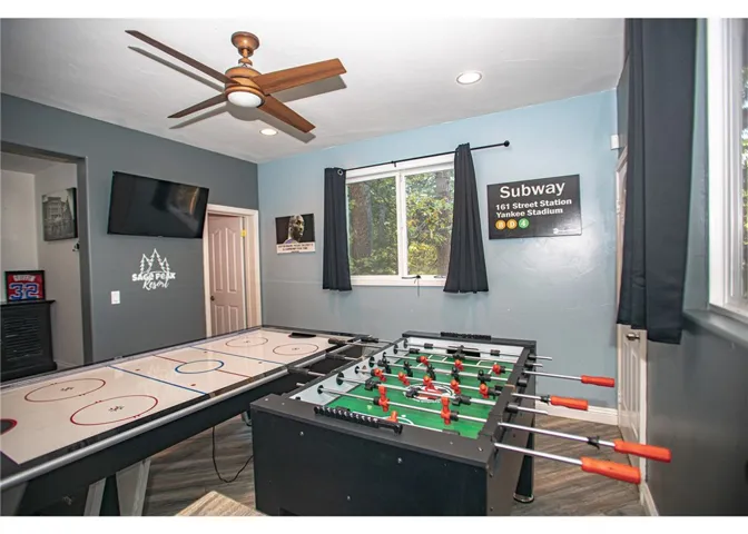 944 Mecham Drive, Lake Arrowhead, California 92352