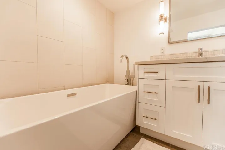 295 Chinquapin Ave, Carlsbad, California 92008