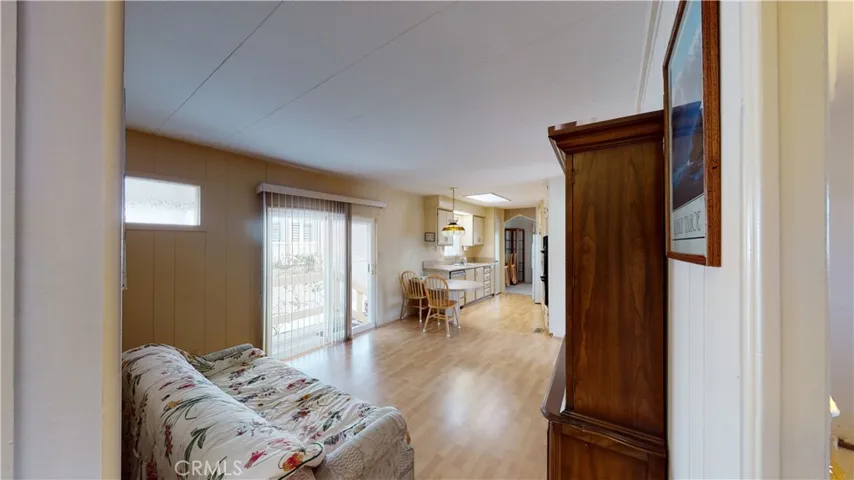 VINYL FLOORING