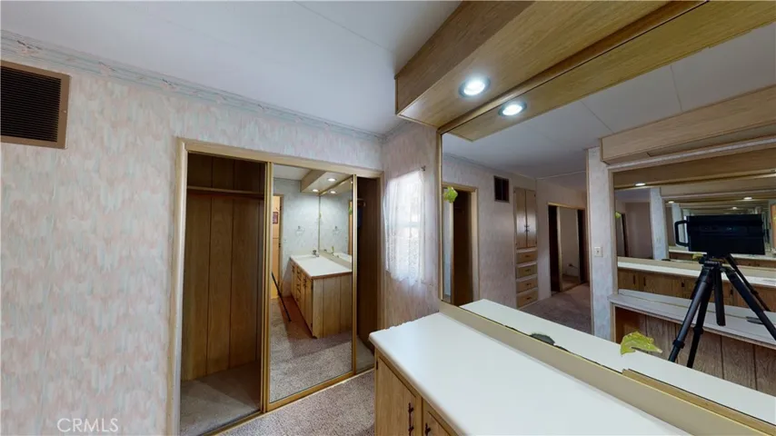 SECOND WALL CLOSET BY MASTER BATH