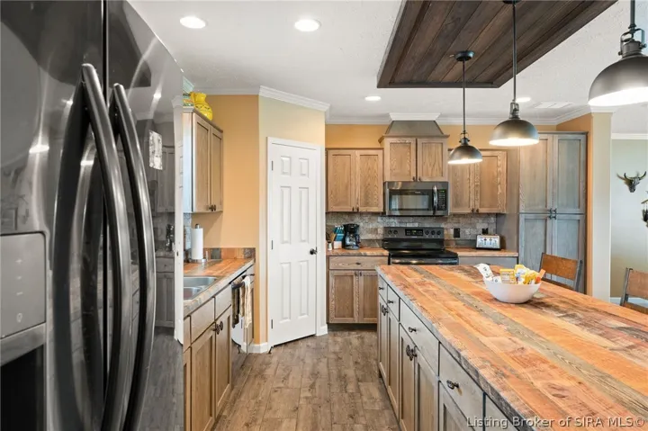 Open concept with an amazing kitchen.