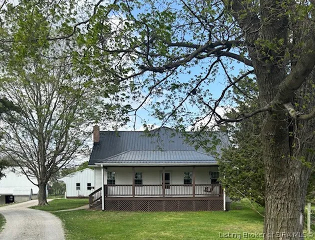 Welcome to the STUNNING 1971 N Nagle Road Farm!
