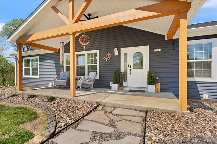 This home's a beauty!