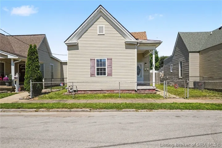 2 bed room home in new albany