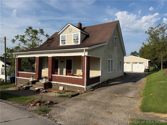 5365 Main St., Elizabeth