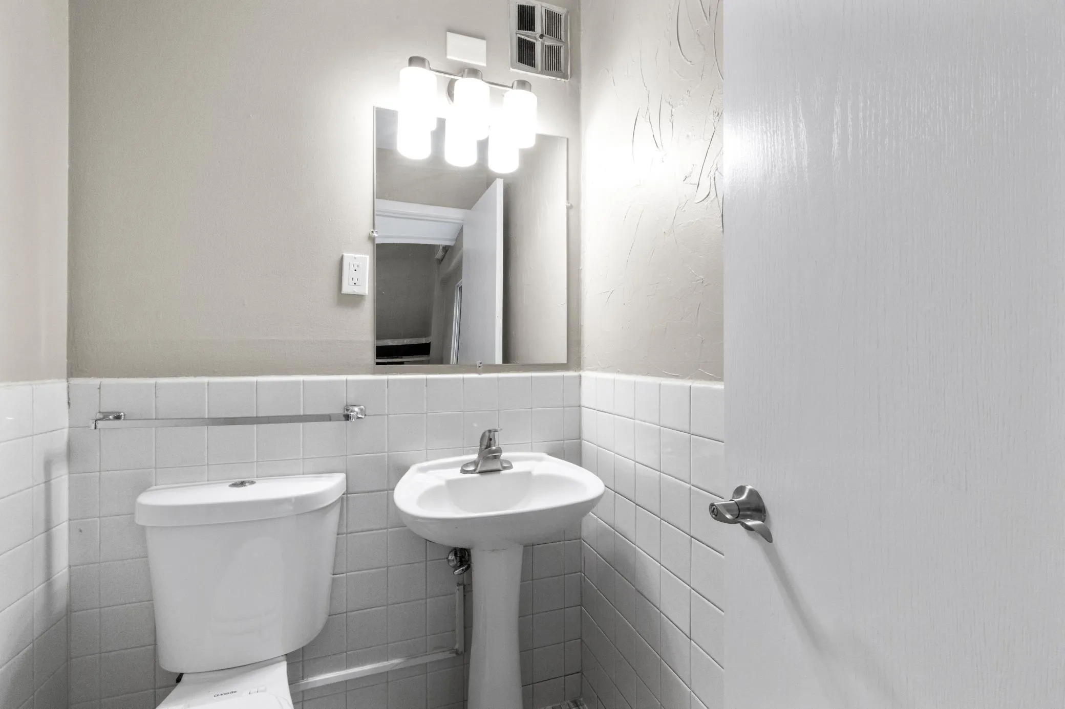 Photo 21 of 1531 American E Boulevard Unit 101