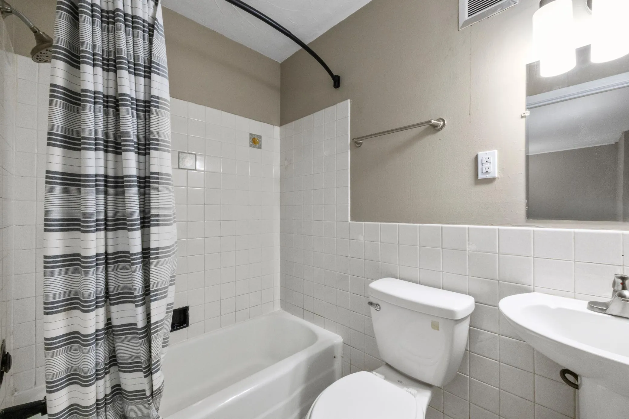 Photo 22 of 1531 American E Boulevard Unit 101