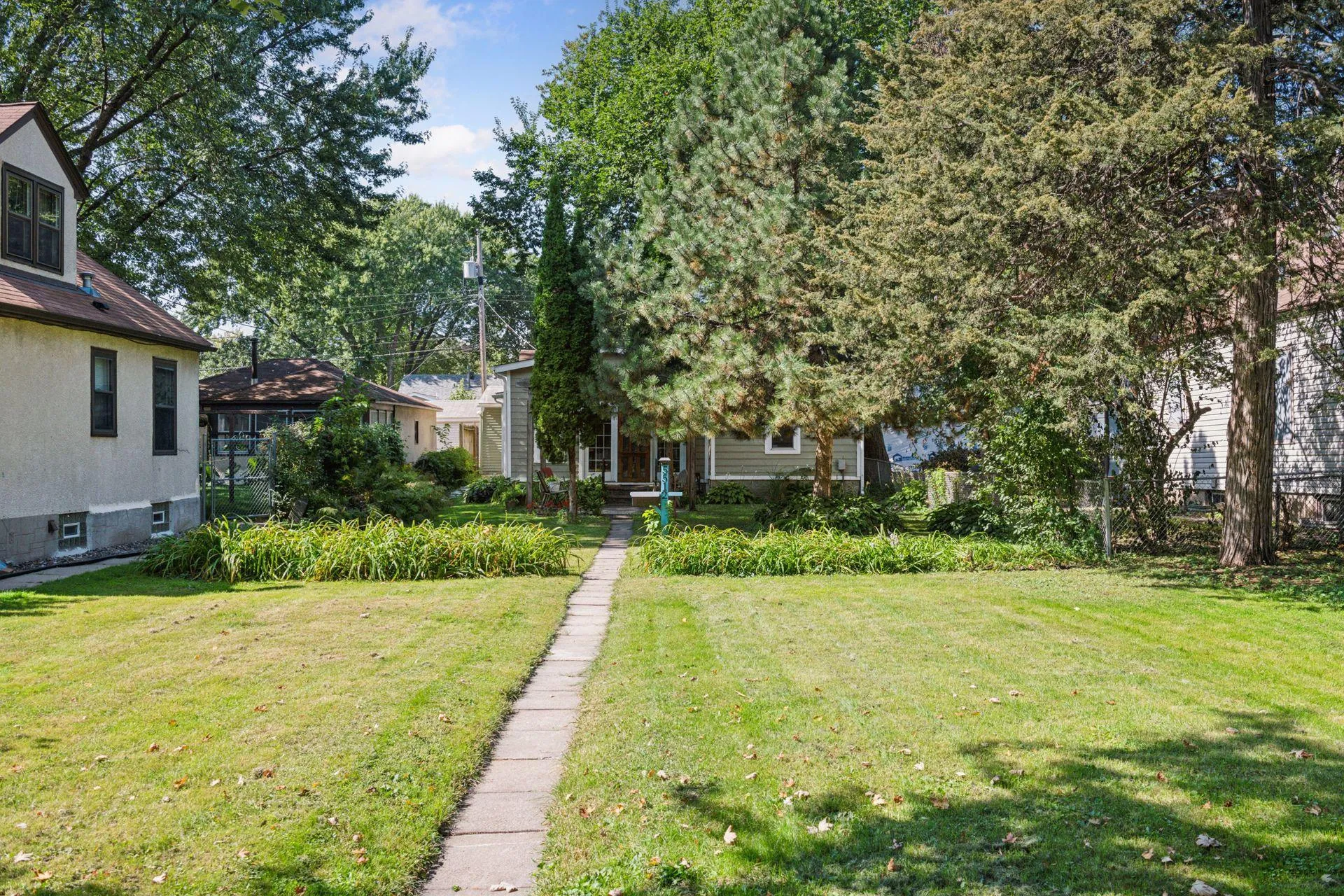 Photo 4 of 5512 32nd S Avenue