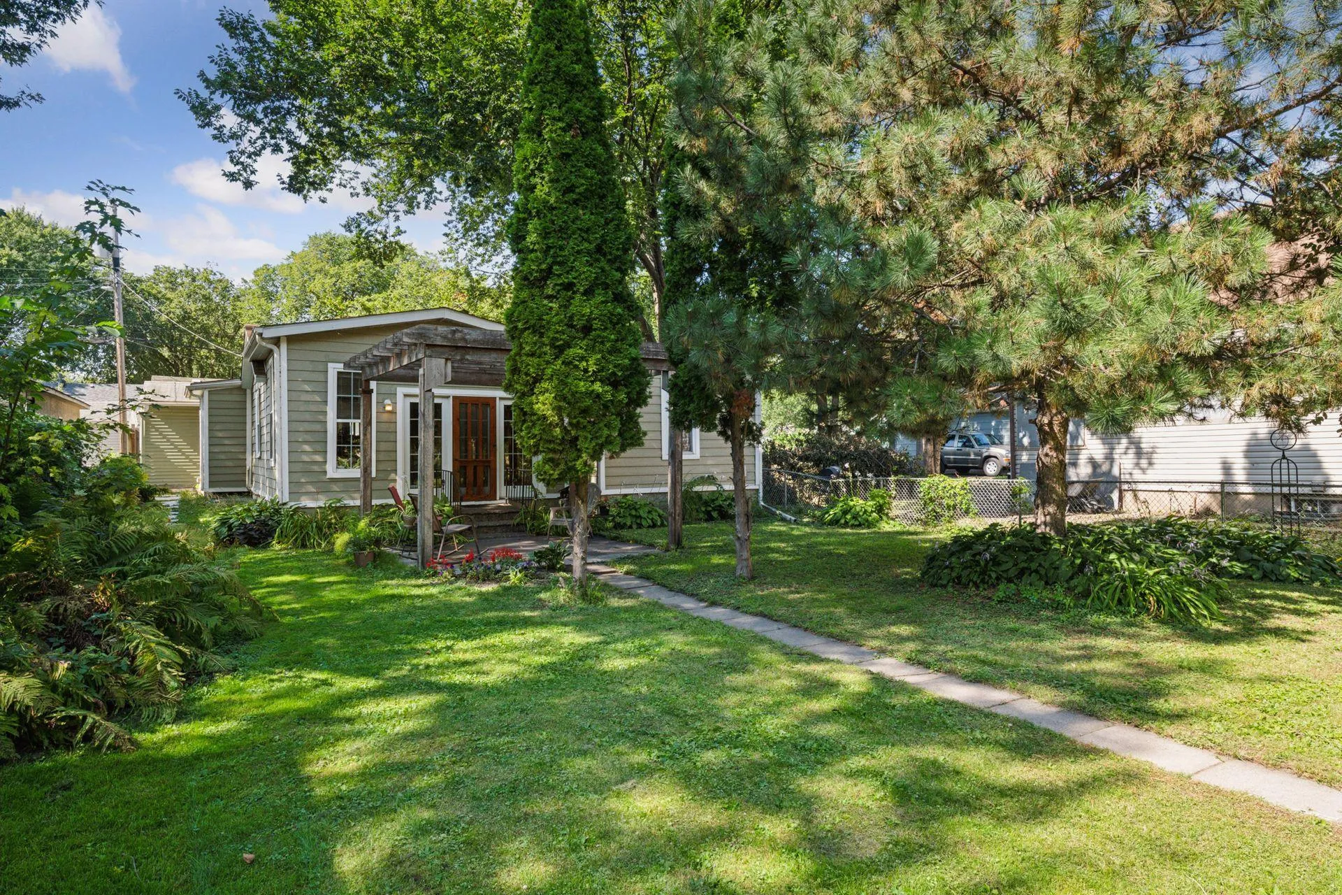 Photo 2 of 5512 32nd S Avenue