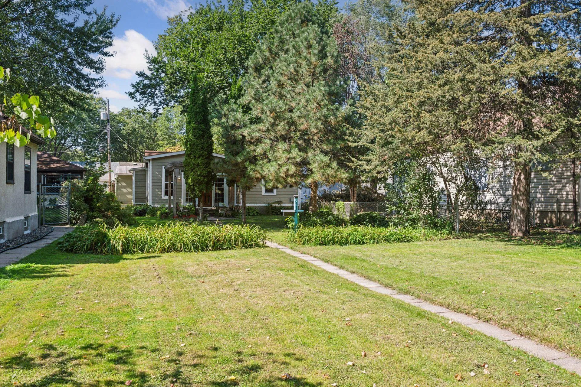 Photo 3 of 5512 32nd S Avenue