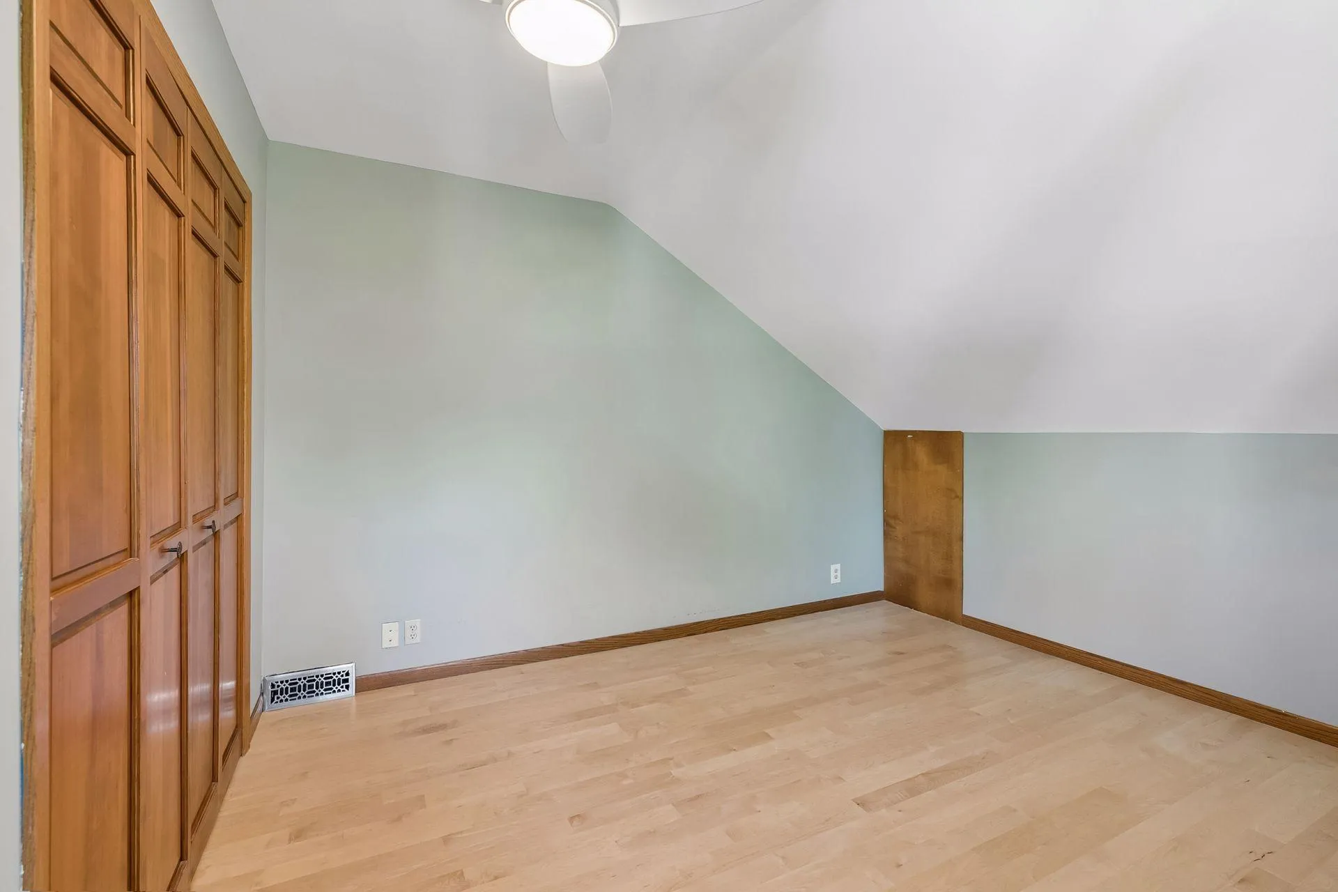 Photo 33 of 2600 W 102nd Street
