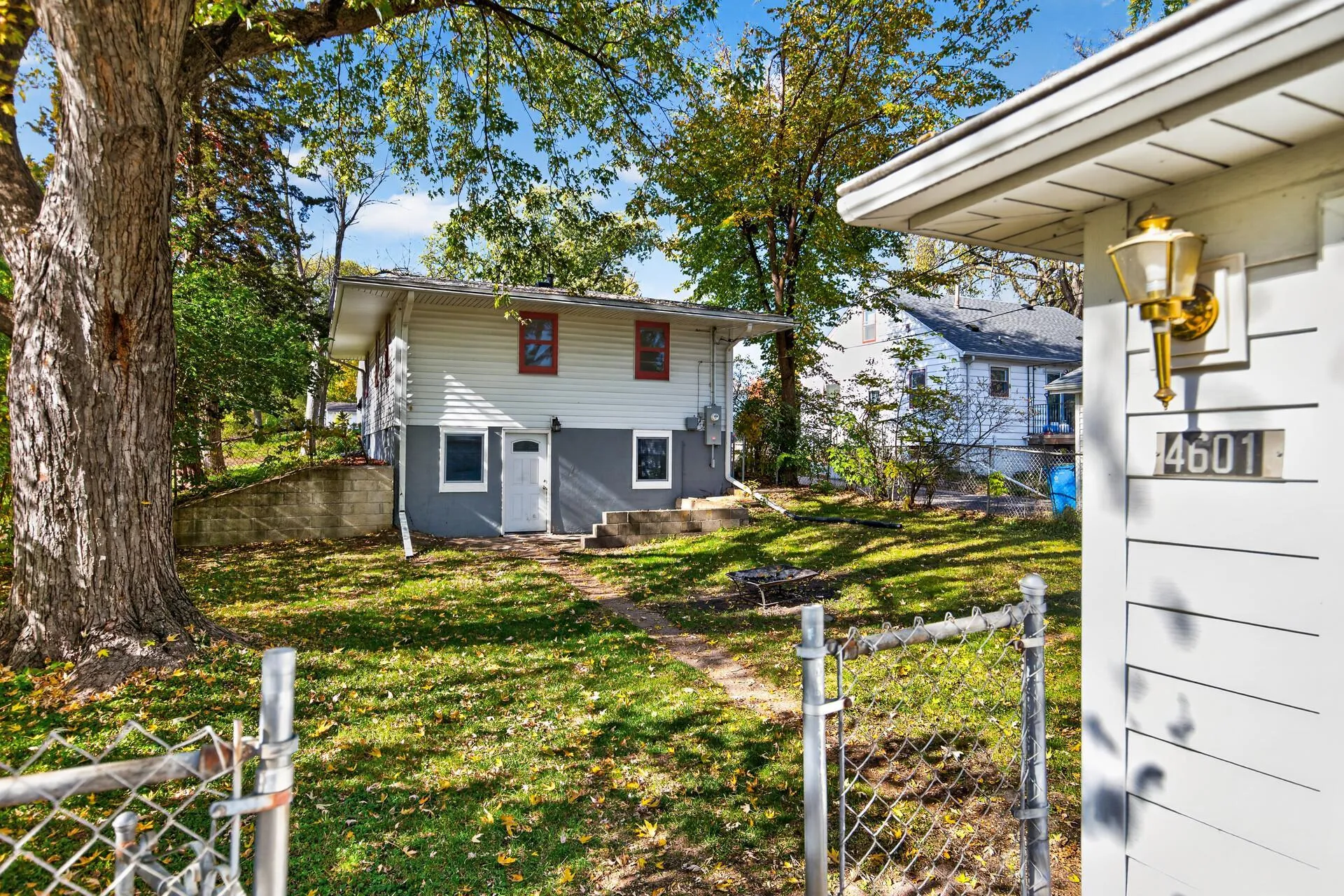 Photo 8 of 4601 2 1/2 Ne Street