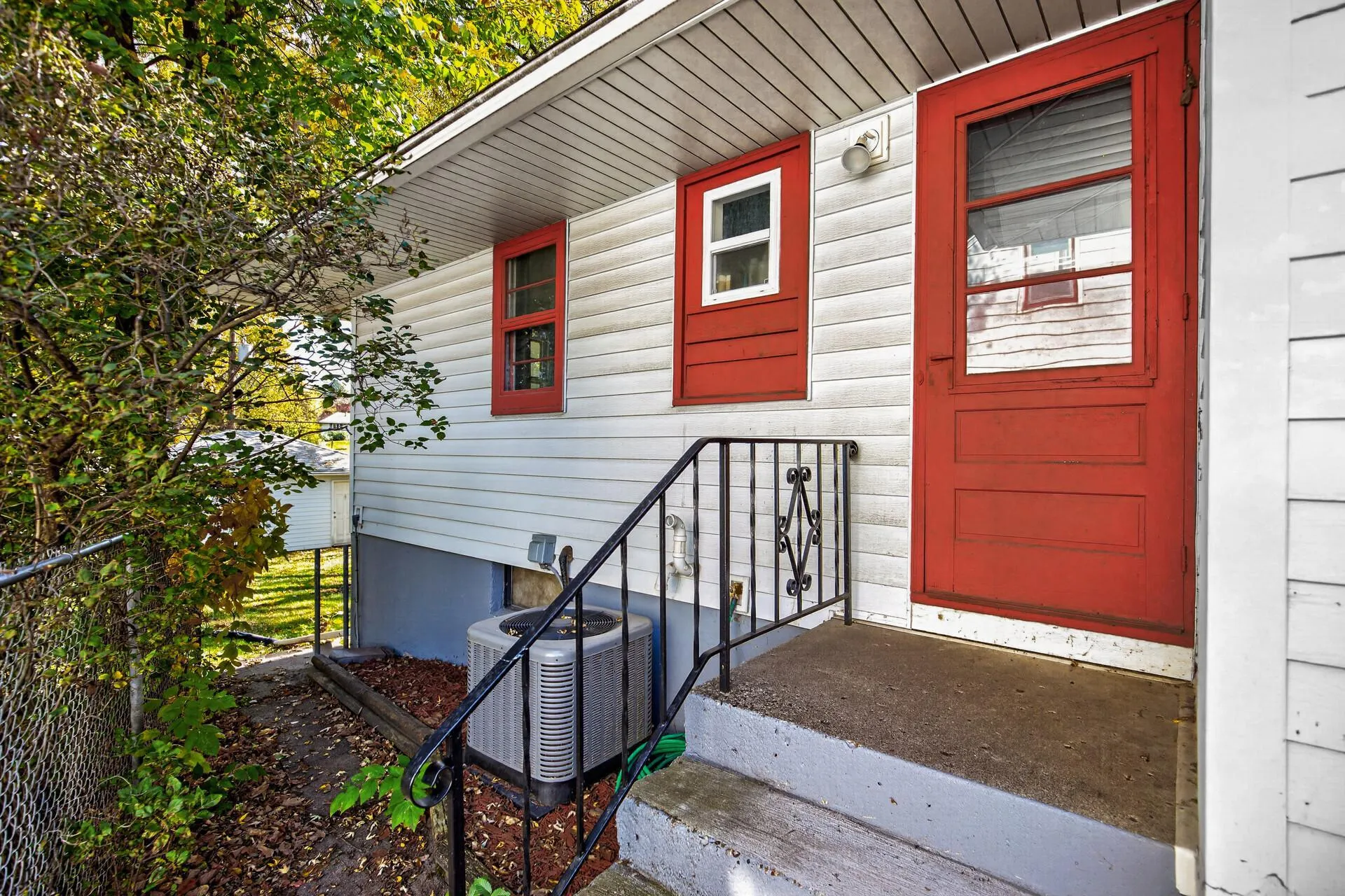 Photo 13 of 4601 2 1/2 Ne Street
