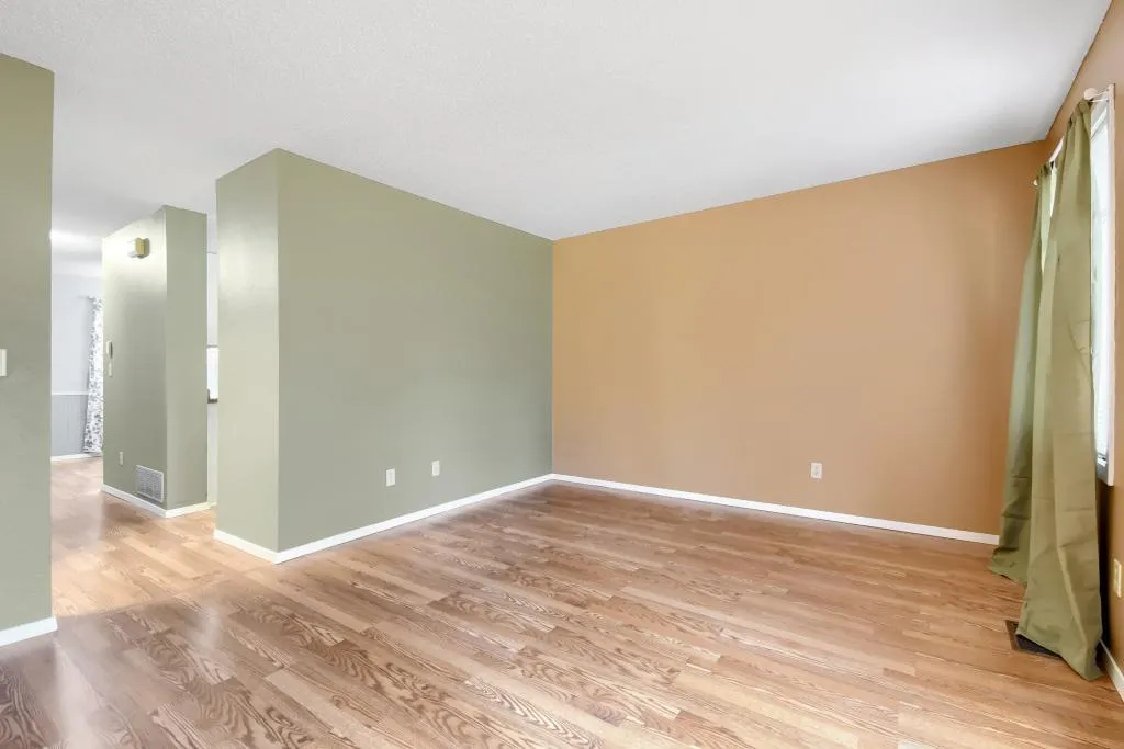 Photo 11 of 2440 Crestwood Drive