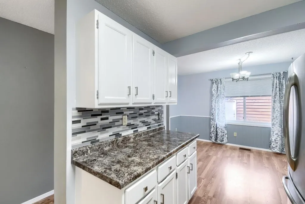 Photo 9 of 2440 Crestwood Drive