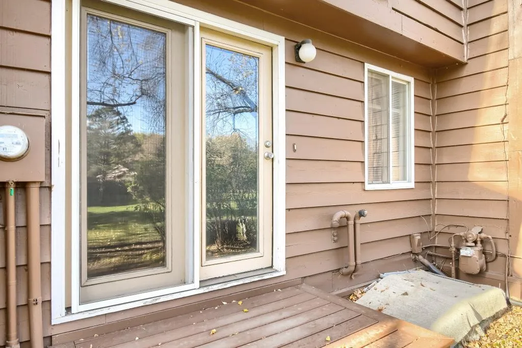 Photo 12 of 2440 Crestwood Drive