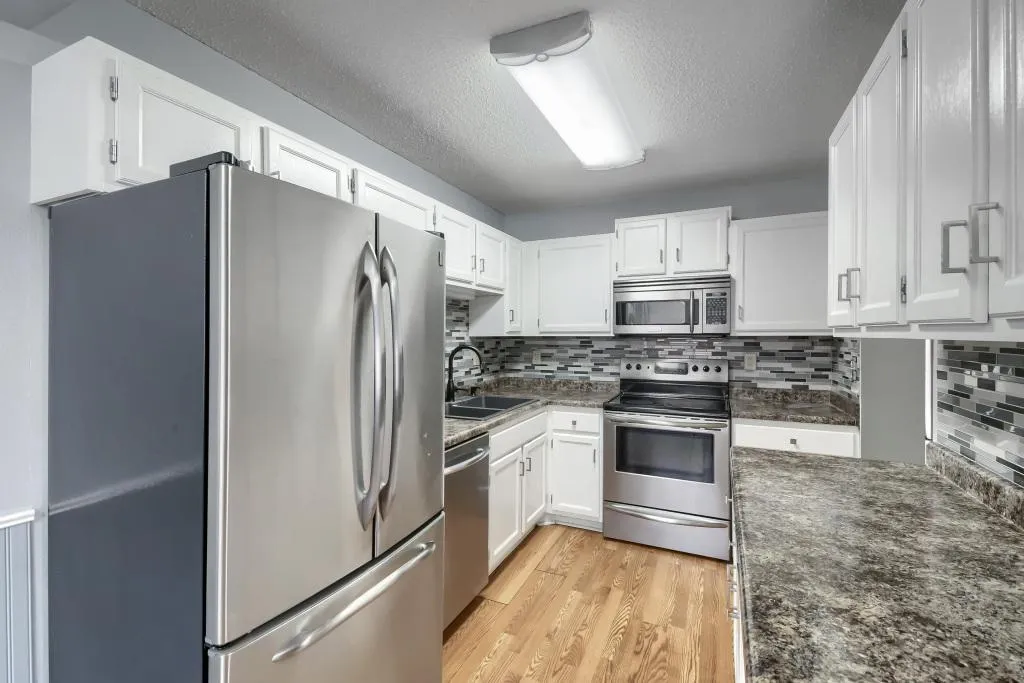 Photo 6 of 2440 Crestwood Drive