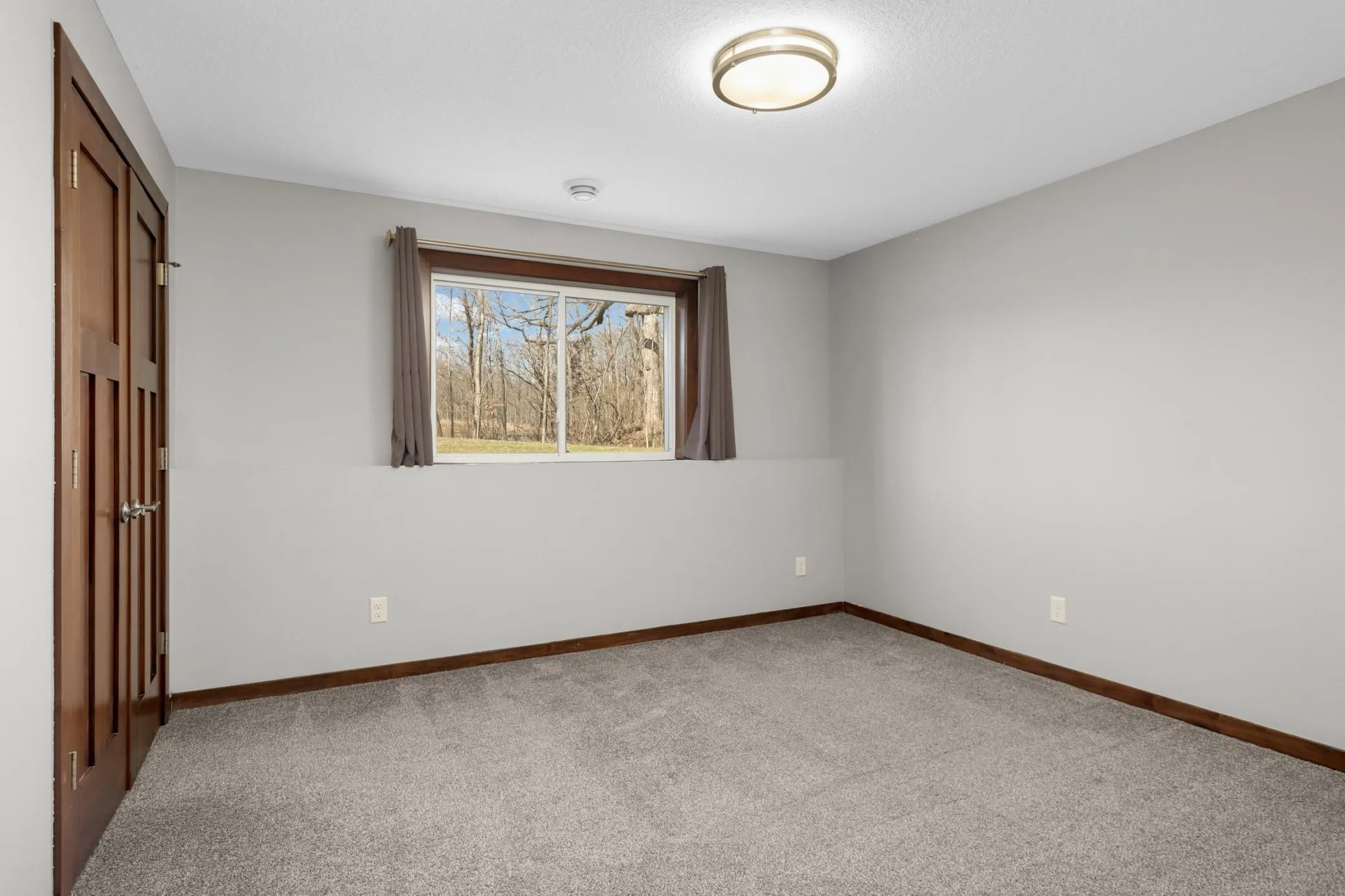 Photo 23 of 697 Jansen Se Avenue