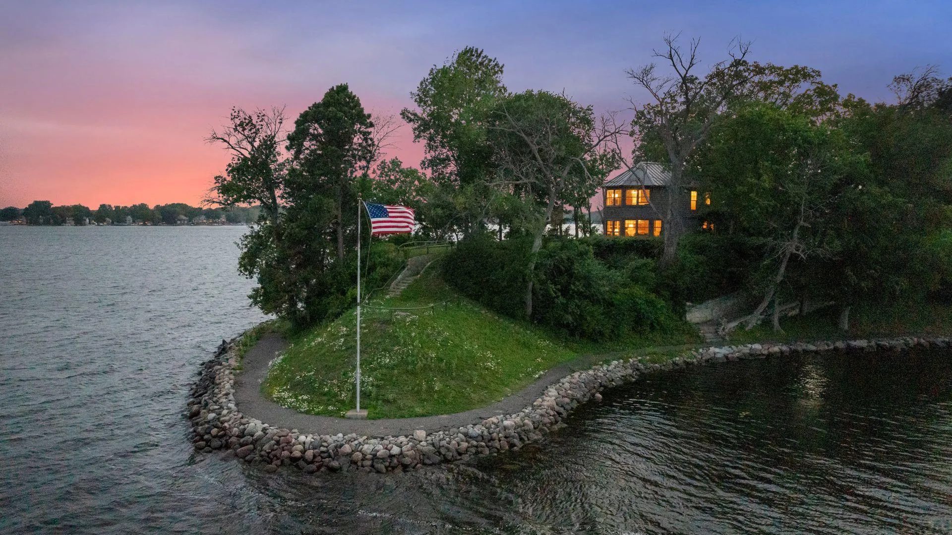 Photo 51 of 1000 Gale Island