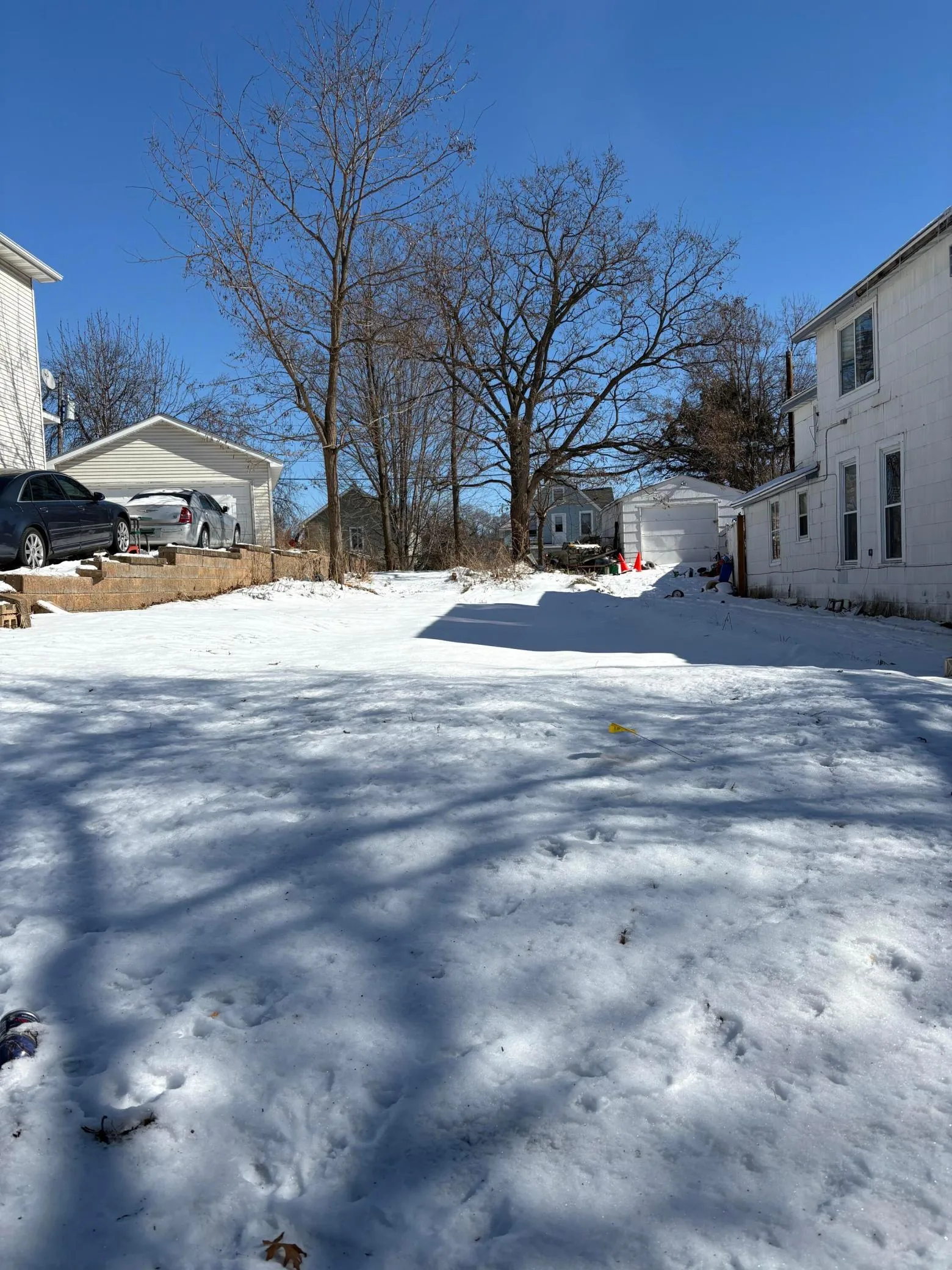 Photo 2 of 880 Clark Street
