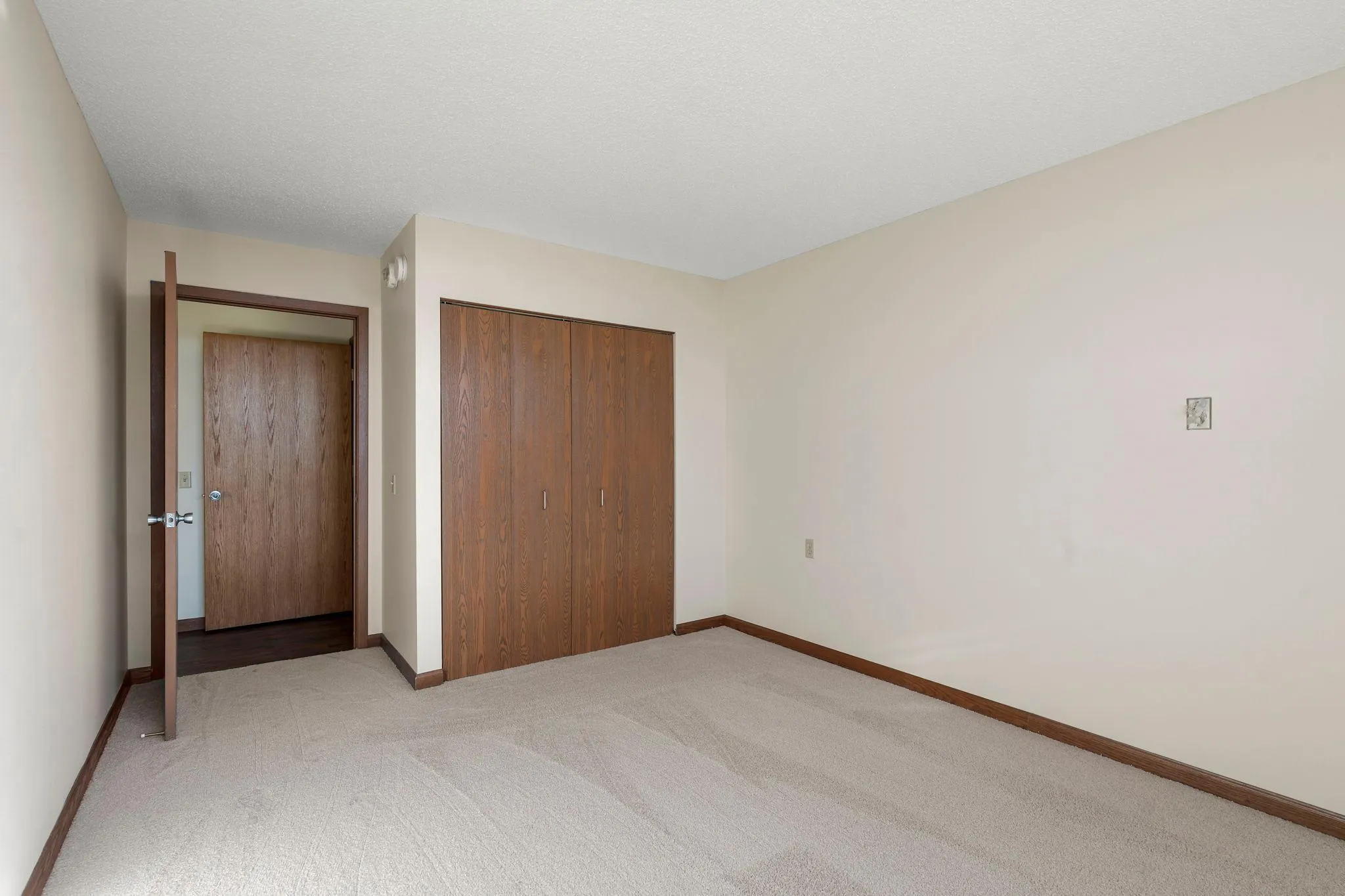 Photo 17 of 7600 Golden Valley Road Unit 1004