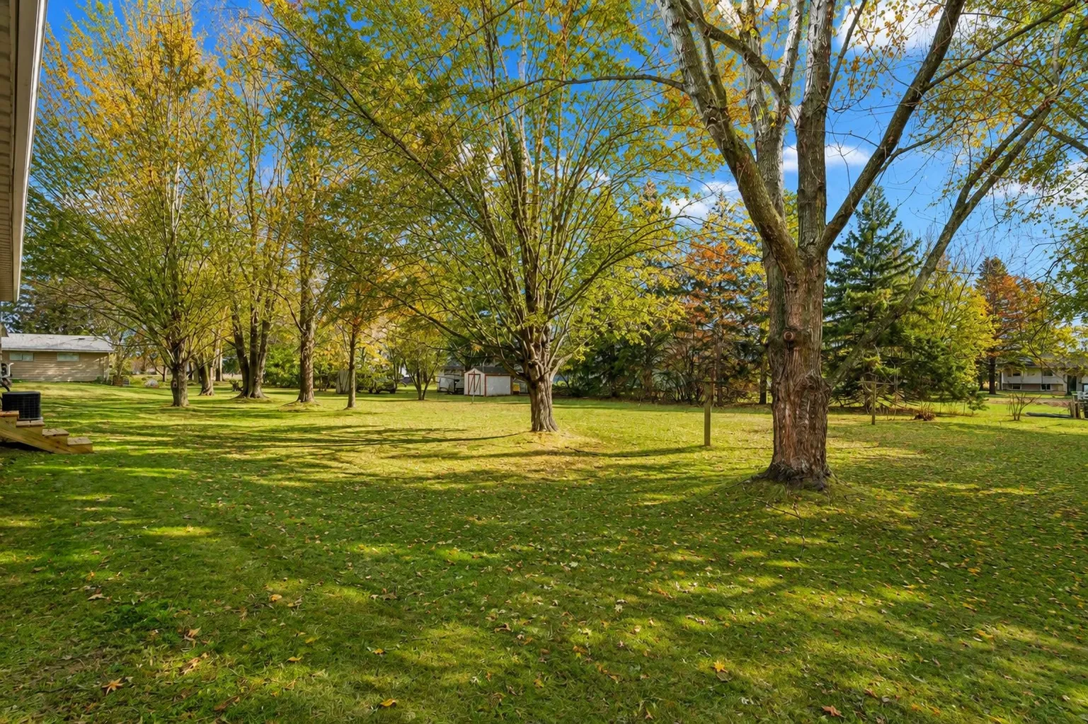 Photo 3 of 351 Horsmann Avenue
