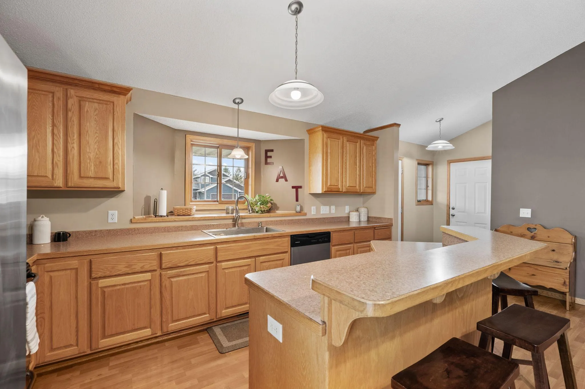 Photo 6 of 1105 Blossom Nw Boulevard