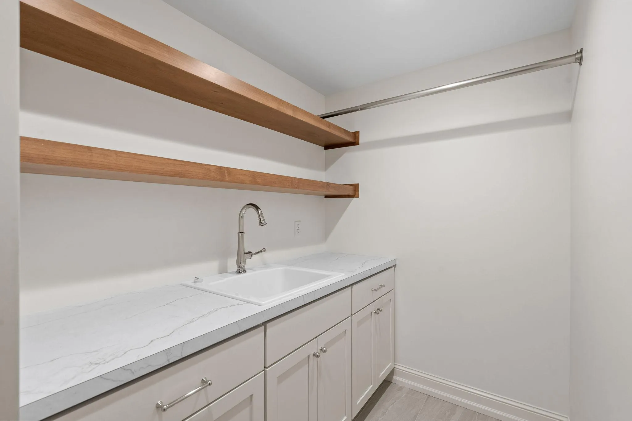 Photo 64 of 5325 Edsall Road
